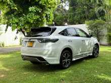 https://riyasewana.com/uploads/toyota-harrier-elegance-2017-1210280512604.jpg