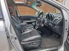 https://riyasewana.com/uploads/toyota-harrier-hybrid-3164256132.jpg