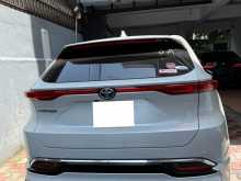 https://riyasewana.com/uploads/toyota-harrier-z-2024-2615402212072.jpg