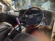 https://riyasewana.com/uploads/toyota-hiaca-26602586894.jpg