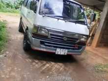 Toyota Hiace 102 1990 Van