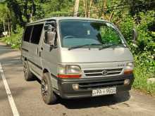 Toyota Hiace 102 2002 Van