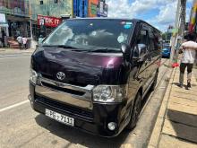Toyota HIACE 2015 Van
