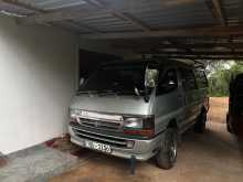 Toyota HIACE 113 2004 Van