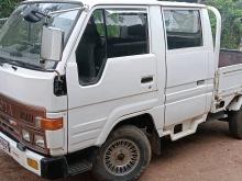 Toyota Hiace 1980 Crew Cab