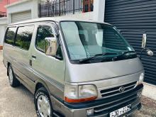 Toyota Dolphin 2000 Van