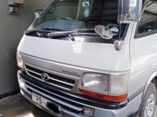 Toyota HIACE 2002 Van