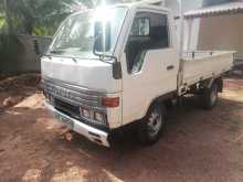 https://riyasewana.com/uploads/toyota-hiace-1980-1015213112053.jpg