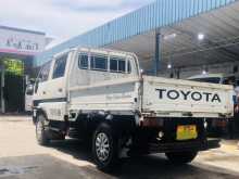 Toyota HIACE 1981 Crew Cab