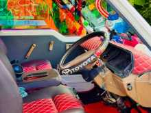 https://riyasewana.com/uploads/toyota-hiace-1983-410082312922.jpg