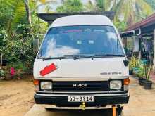 Toyota HIACE 1986 Van