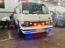 Toyota HIACE 1986 Van