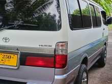 https://riyasewana.com/uploads/toyota-hiace-1992-1413362612162.jpg