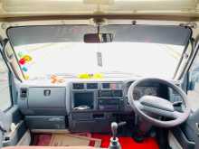 https://riyasewana.com/uploads/toyota-hiace-1996-2512095212724.jpg