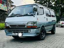 Toyota HIACE 1999 Van