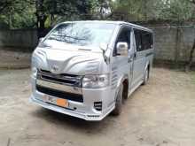 Toyota Hiace 2006 Van