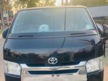 Toyota HIACE 2016 Van