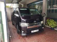 Toyota HIACE 2017 Van