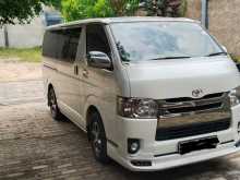 Toyota HIACE 2018 Van
