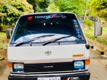 Toyota HIACE 1992 Van