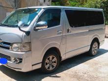 Toyota HIACE 2004 Van