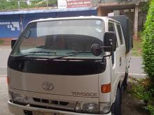https://riyasewana.com/uploads/toyota-hiace-231627096493.jpg