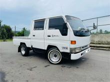 https://riyasewana.com/uploads/toyota-hiace-2512102017516.jpg