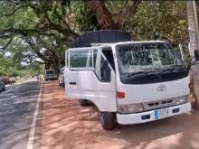 Toyota HIACE 1983 Crew Cab