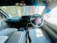 Toyota HIACE 2004 Van