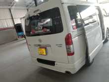 https://riyasewana.com/uploads/toyota-hiace-8113956854.jpg