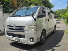 Toyota HIACE 2015 Van