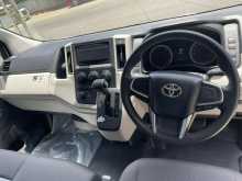 https://riyasewana.com/uploads/toyota-hiace-commuter-1144330793.jpg