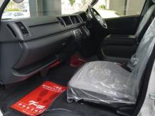 https://riyasewana.com/uploads/toyota-hiace-commuter-2216061117725.jpg