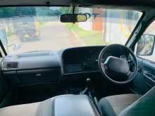 https://riyasewana.com/uploads/toyota-hiace-diesel-2003-168350112582.jpg