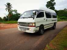 Toyota Hiace Dolphin LH 182 2000 Van