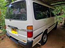 Toyota Hiace Dolphin LH113 1990 Van