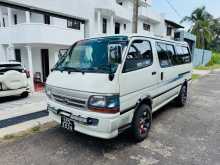 https://riyasewana.com/uploads/toyota-hiace-dolphin-1994-1217043212933.jpg