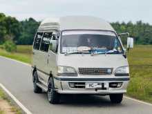 Toyota Hiace Dolphin Grand Cabin 2003 Van