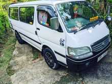 Toyota Hiace Dolphin Long 2003 Van