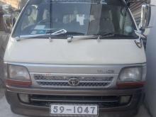 Toyota HiAce Dolphin LH102 1991 Van