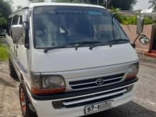 Toyota Hiace Dolphin LH113 1992 Van