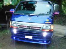 Toyota HIACE Dolphin LH113 1991 Van