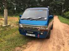 Toyota Hiace Dolphin 1995 Van