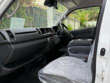 https://riyasewana.com/uploads/toyota-hiace-gdh-918381717326.jpg