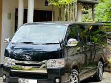 Toyota HIACE KDH 200 2006 Van