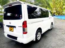 https://riyasewana.com/uploads/toyota-hiace-kdh-131712104192.jpg