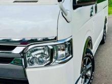 Toyota HIACE KDH 206 SUPER GL 2011 Van