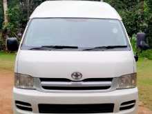 https://riyasewana.com/uploads/toyota-hiace-kdh-16111912492.jpg