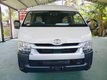 https://riyasewana.com/uploads/toyota-hiace-kdh-2815565622552.jpg