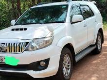 https://riyasewana.com/uploads/toyota-hiace-kdh-61519576593.jpg